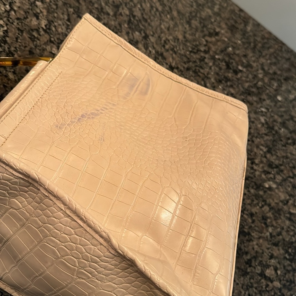 Urban originals iconic love bag - Picture 8 of 12